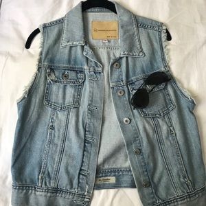 AG blue denim vest 😇
